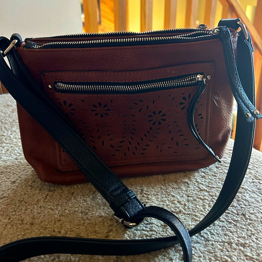 Flower detail crossbody purse